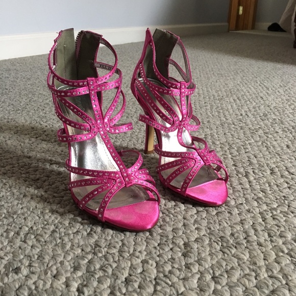 Begonia pink heels - Picture 2 of 3